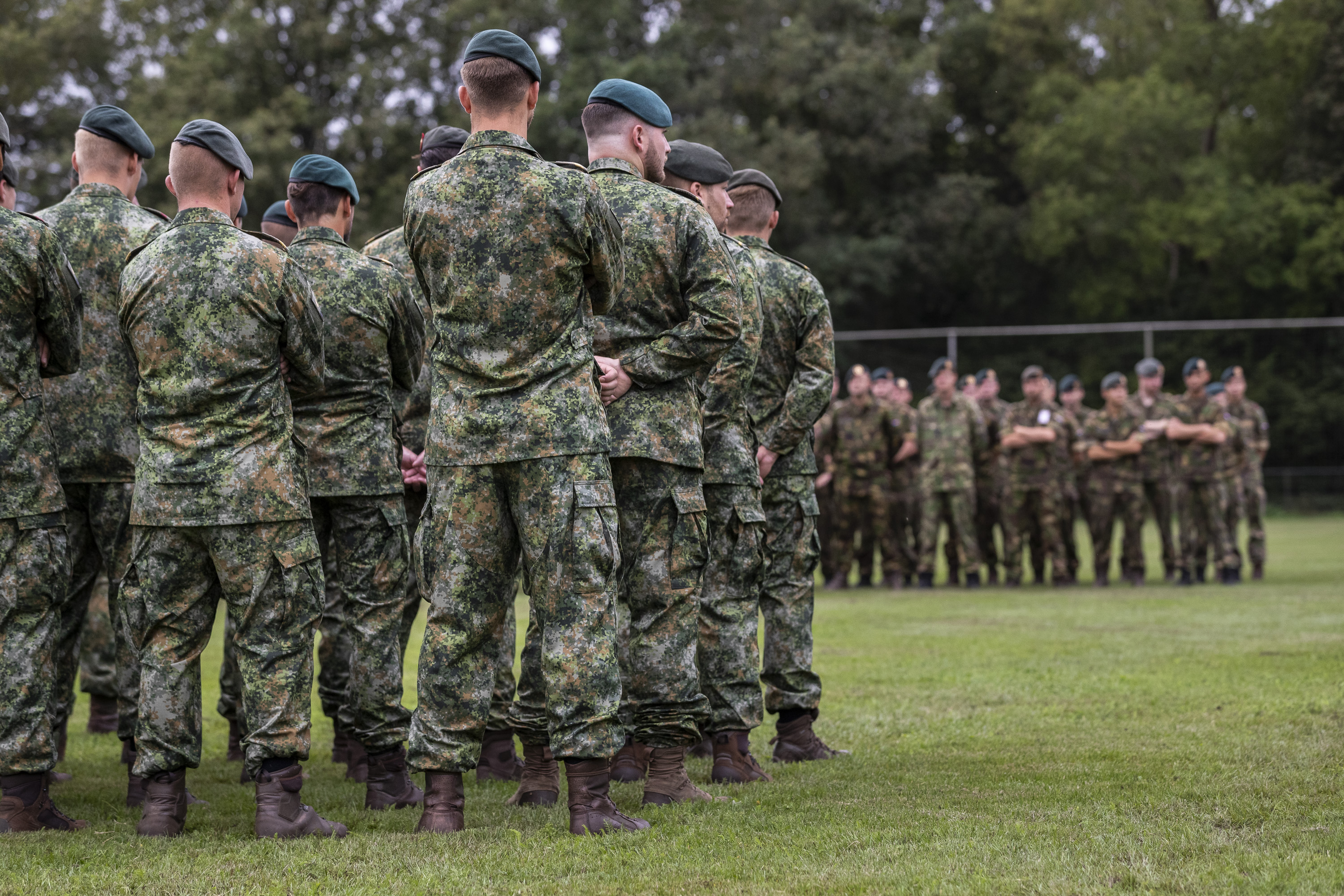Fjord afdeling voeden Eerste militairen krijgen nieuwe interim-gevechtskleding | Nieuwsbericht |  Defensie.nl