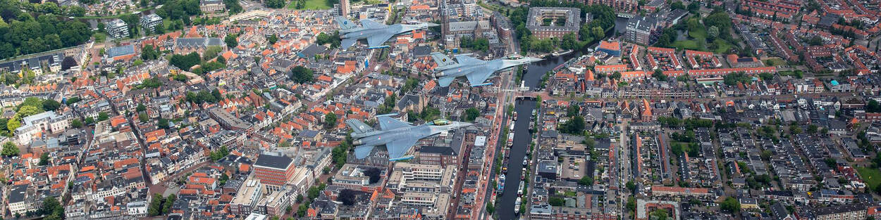 3 F-16's in de lucht boven Nederland.