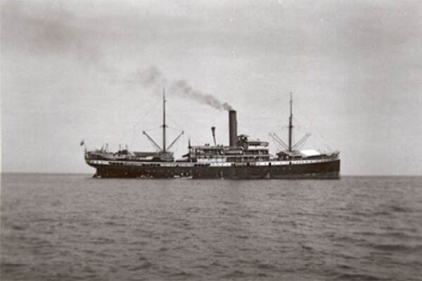 Stoomschip 'Van Imhoff'.