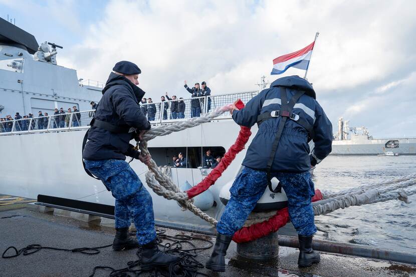 Zr.Ms. Tromp is weer afgemeerd in Den Helder.