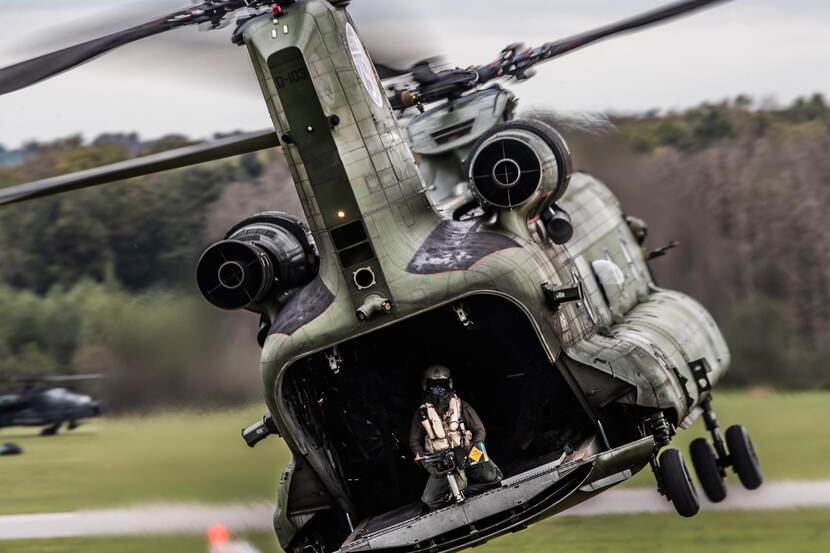 Een Chinook-transporthelikopter.