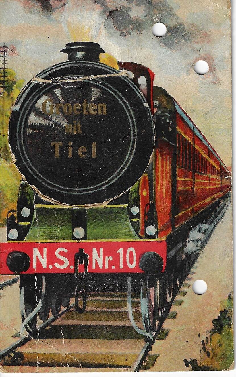 Voorzijde ansichtkaart uit 1940. Tekst: Groeten uit Tiel. Beeld: Stoomtrein met voorop geschreven NS Nr. 10.